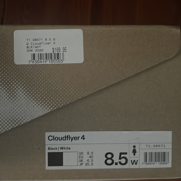 ON Women’s Cloud tech cloud flyer 4-size 8.5-BRAND NEW IN BOX!! - Picture 7 of 13